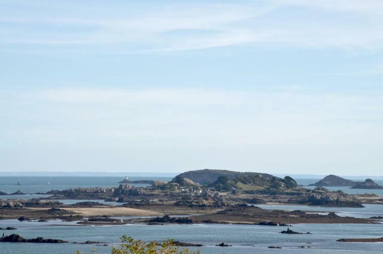 Gite Apres La Pluie Plouezec Holiday home