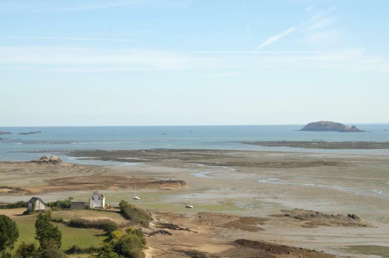 Gite Apres La Pluie Plouezec Holiday home